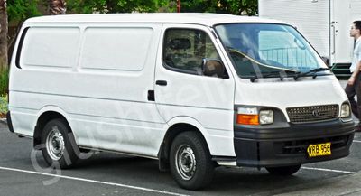 Купить глушитель, катализатор, пламегаситель Toyota HiAce H100 в Москве